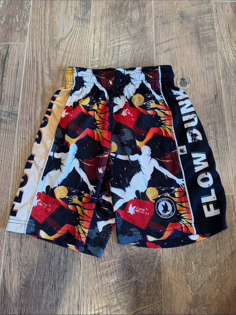 Flow Society Point Basketball Shorts in Black, Red, Yellow Size Small